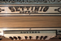 Luttbeg-Settinio-Soprani-2